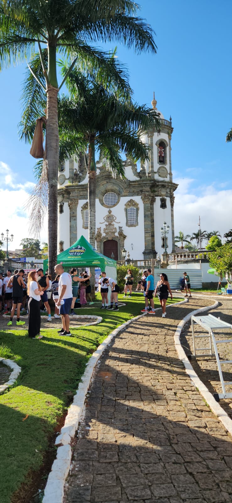 Público reunido para a 2ª Corrida Instituto Trata